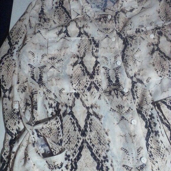 Women's button down shirt - Picture 3 of 8